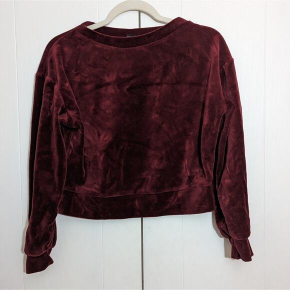 Wild Fable Women's Long Sleeve Velour Pullover Sweatshirt - Picture 2 of 4